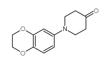 1-(2,3-苯并[1,4]二氧六环-6-基)-4-哌啶酮结构式