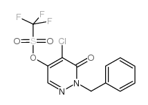 2-苄基-4-氯-5-三氟甲烷磺酰氧基-3(2H-)-吡嗪酮结构式