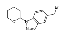 5-(bromomethyl)-1-(oxan-2-yl)indazole结构式