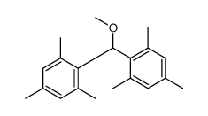 2-[methoxy-(2,4,6-trimethylphenyl)methyl]-1,3,5-trimethylbenzene结构式