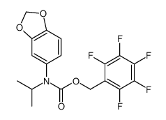(2,3,4,5,6-pentafluorophenyl)methyl N-(1,3-benzodioxol-5-yl)-N-propan-2-ylcarbamate结构式