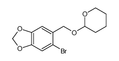 5-bromo-6-(oxan-2-yloxymethyl)-1,3-benzodioxole结构式