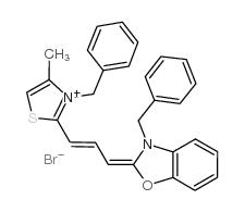 4-甲基-2-(3-(3-苄基-2-苯并噁唑)-1-苯基)-3-噻唑溴苄结构式