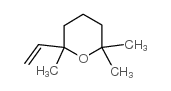 2-乙烯基-2,6,6-三甲基四氢-2H-吡喃结构式