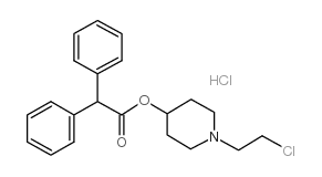 4-二苯基乙酰氧基-N-(2-氯乙基)哌啶盐酸盐结构式