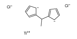 5-(1-cyclopenta-2,4-dien-1-ylethyl)cyclopenta-1,3-diene,titanium(4+),dichloride结构式
