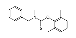 N-Benzyl-O-(2.6-dimethylphenyl)-N-methyl-(thiocarbamat)结构式