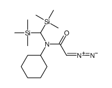 1-[bis(trimethylsilyl)methyl-cyclohexylamino]-2-diazonioethenolate结构式