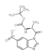N-[(1S)-1-甲基-2-(6-硝基-1H-苯并三唑-1-基)-2-硫酮乙基]氨基甲酸叔丁酯结构式