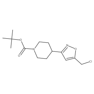 Tert-butyl 4-[5-(chloromethyl)-1,2-oxazol-3-yl]piperidine-1-carboxylate结构式