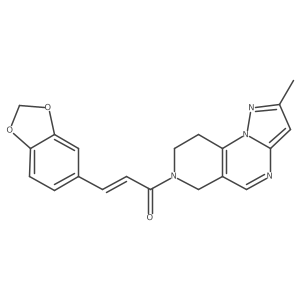 (2E)-3-(2H-1,3-benzodioxol-5-yl)-1-{4-methyl-2,3,7,11-tetraazatricyclo[7.4.0.0^{2,6}]trideca-1(9),3,5,7-tetraen-11-yl}prop-2-en-1-one结构式