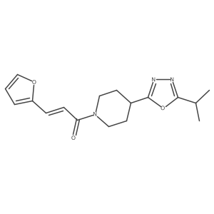 (E)-3-(furan-2-yl)-1-(4-(5-isopropyl-1,3,4-oxadiazol-2-yl)piperidin-1-yl)prop-2-en-1-one结构式