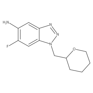 6-fluoro-1-[(oxan-2-yl)methyl]-1H-1,2,3-benzotriazol-5-amine Structure